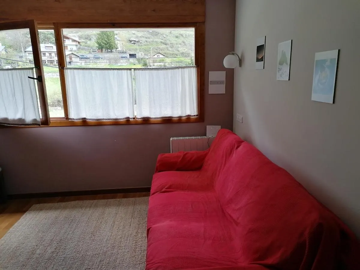 Le Petit Espot Apartment